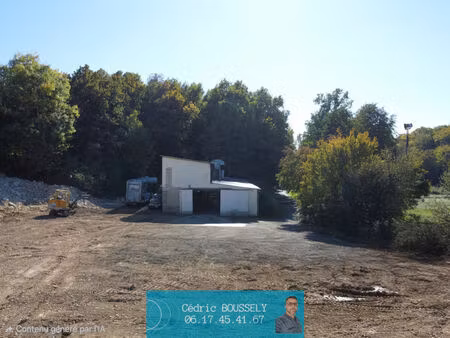 vente local commercial 275m2 saintes 17100 - 230000 € - surface privée