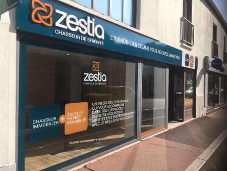 location local professionnel 64m²