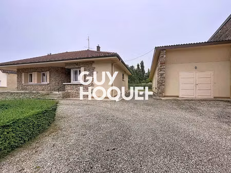 charmante maison de plain-pied avec grand terrain constructible à bâgé-le-châtel