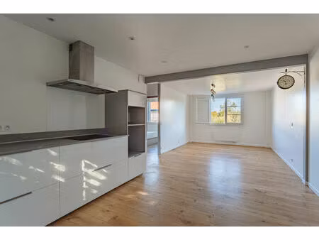 vente appartement 3 pièces 58m2 ascain 64310 - 239000 € - surface privée