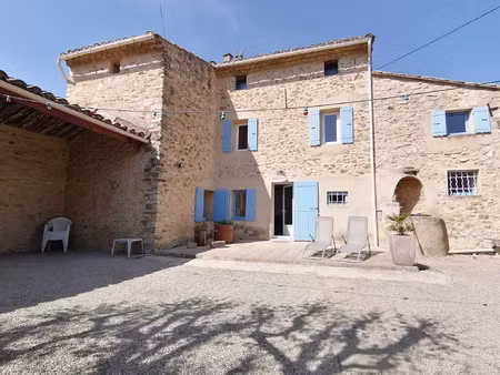 mas meuble avec 3 chambres  garage  jardin et cour