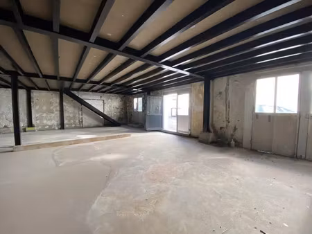 immeuble restructuré / métro mairie de montreuil