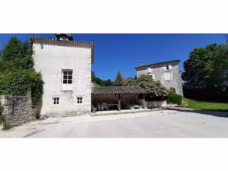 bel ensemble immobilier niché sur les hauteurs du quercy au nord ouest du tarn et...