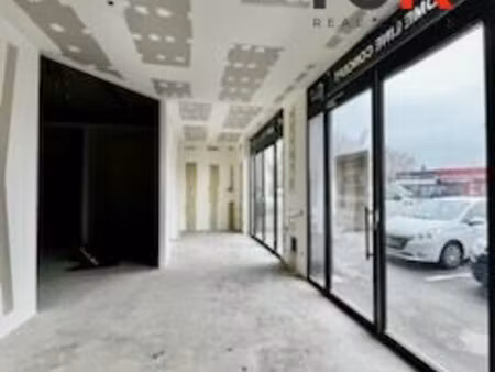 location local commercial