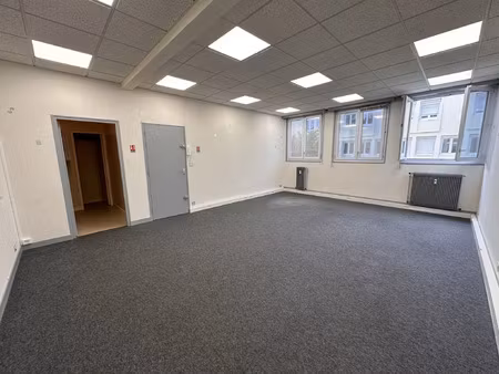 vente bureau 38 m² avrillé (49240)