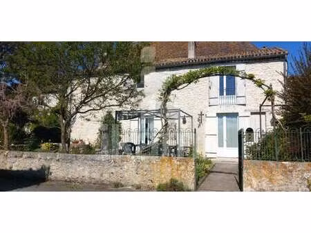 maison avec jardin et terrasse plaisance (24)