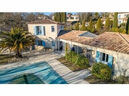 villa de luxe à vendre à séguret