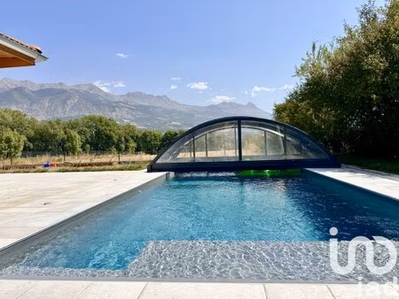 maison traditionnelle à vendre à la la bâtie-neuve