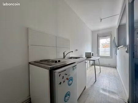 studio 1 pièce 25 m²