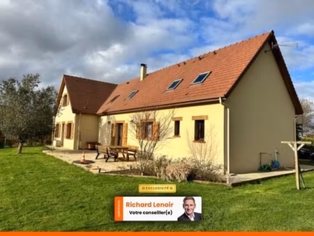magnifique maison contemporaine de 200 m² avec ses 4 chambres dans un endroit tranquille a