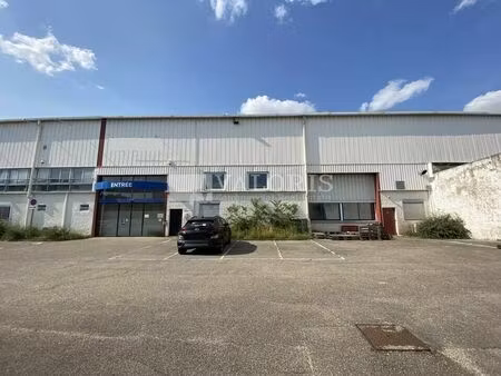 location commerce 1217 m² à lyon 7 (69007)