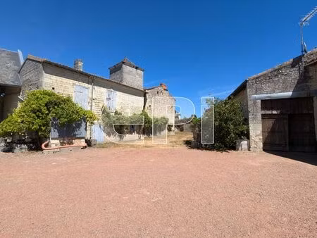 vente maison 15 pièces 435 m² curçay-sur-dive (86120)