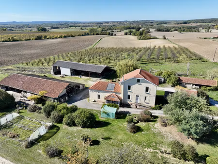 superbe maison de campagne avec grands espaces