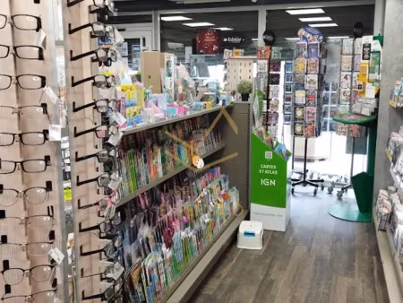 vente locaux professionnels 54 m² à villes-sur-auzon (84570)  180 000 €