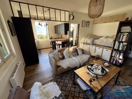 studio meuble equipe