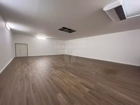 location locaux professionnels 323 m² à pantin (93500)  4 700 €