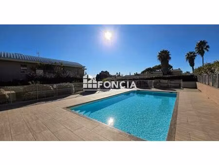 a saisir 2 pieces avec garage proche golf juan