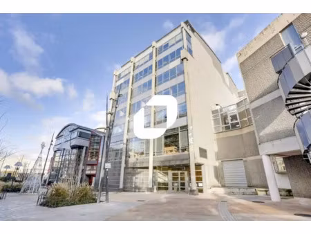 a vendre  bureaux fonctionnels et climatises