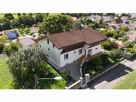 maison familiale de 13 pièces 211 m² dont un appartement indépendant de 68 m² – sur les ha