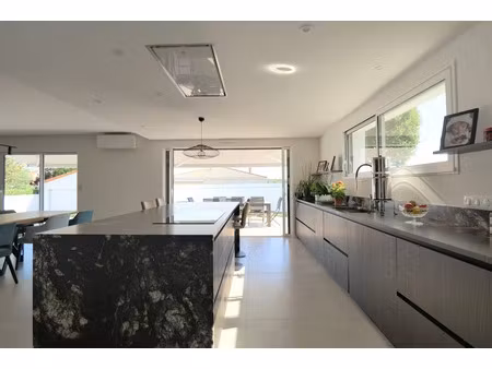 vente maison 6 pièces 180 m² à vaux-sur-mer (17640)  1 146 200 €