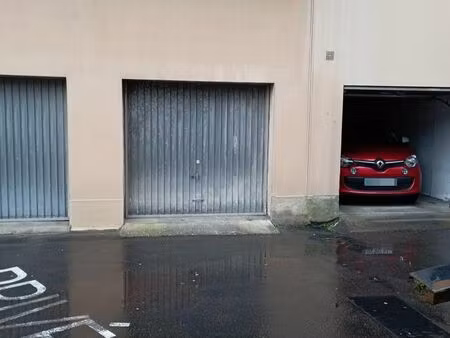 parking à louer - 10 m2 - le mans - 72 - pays-de-loire