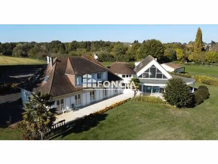 nieuil-l'espoir - propriété de prestige 11 pièces  de 309 m² - étangs et piscine intérieur