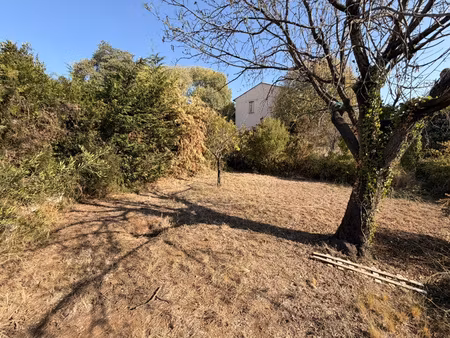 terrain à bâtir au coeur du crès rare sur le secteur !