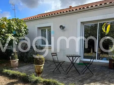 vente maison viager à bégrolles-en-mauges (49122) : à vendre viager / 102m² bégrolles-en-m