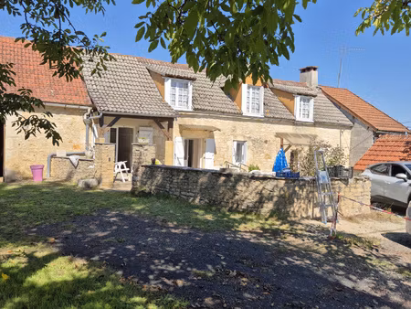 propriete isolee de 2 25 ha de 150 m² + gîte + dépendances