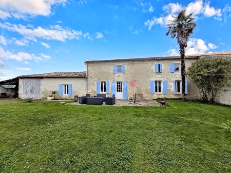 vente maison 4 pièces 187.78 m² à neuillac (17520)  180 852 €