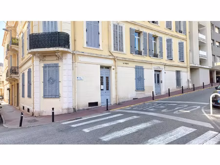 location bureau 65 m² à cannes (06400)