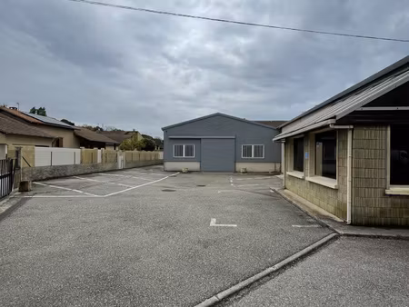 zone des auréats  local d'activité 750m2