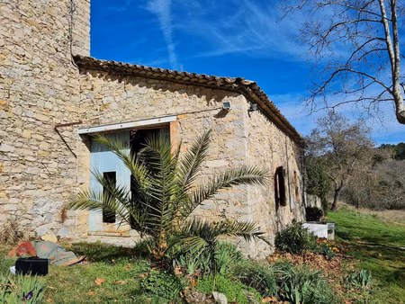 maison de hameau en pierre au calme absolu avec terrasse et vue pnoramique  plus un chai d