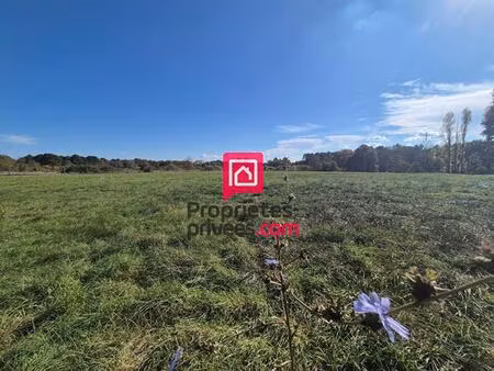 terrain constructible de 6262 m² - beau potentiel de projet