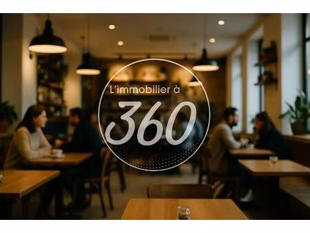 charmant restaurant au coeur d'une place pietonne