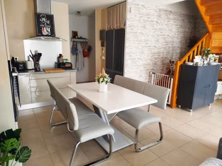 vente maison 4 pièces 79 m² à cuges-les-pins (13780)  365 000 €