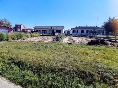 vente terrain 575 m² laroque (33410)