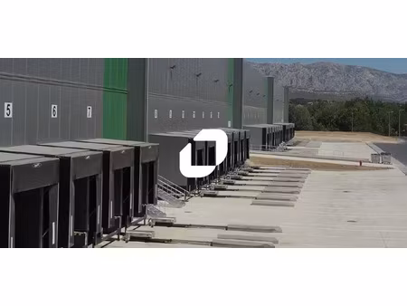 location entrepôt fuveau 13710