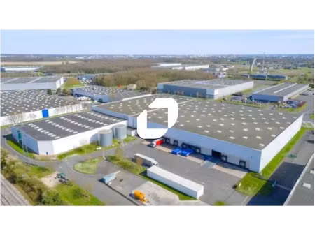 location entrepôt ormes 45140