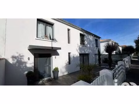 maison contemporaine avec jardin et terrasse bourg - lagord (17)