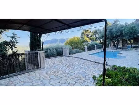 bastide le revest-les-eaux (83)