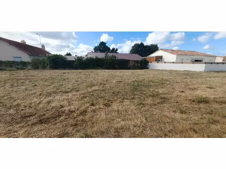 terrain falleron 473 m2