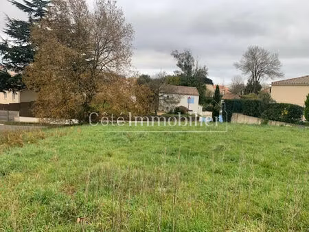 port saint pere - proche commerces