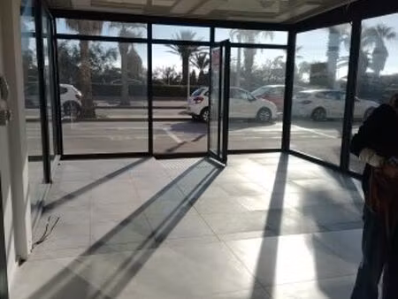 location local commercial 66m2 canet-en-roussillon 66140 - 2000 € - surface privée