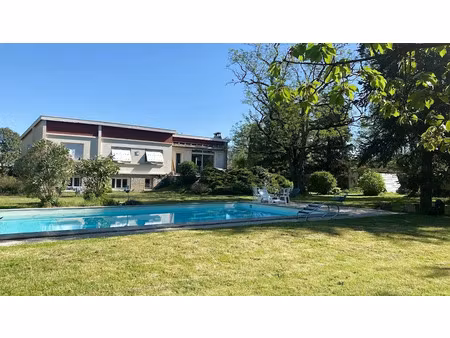 vente maison 8 pièces 202 m² à magne (79460)  349 000 €