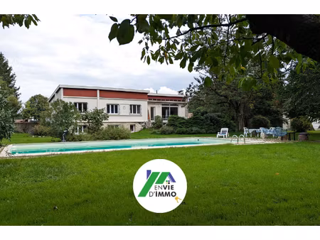 vente maison 8 pièces 202 m² à magne (79460)  373 000 €