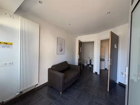 location locaux professionnels 18 m² à ozoir-la-ferriere (77330)  800 €