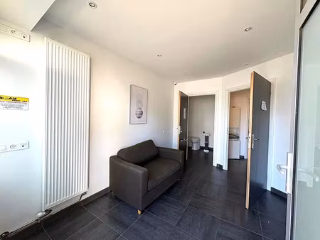 location locaux professionnels 41 m² à ozoir-la-ferriere (77330)  1 415 €