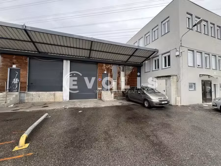 vente local d'activités 215 m²