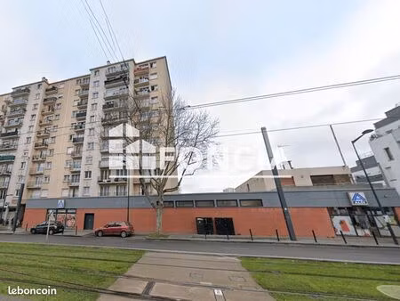 parking 12 m² epinay sur seine